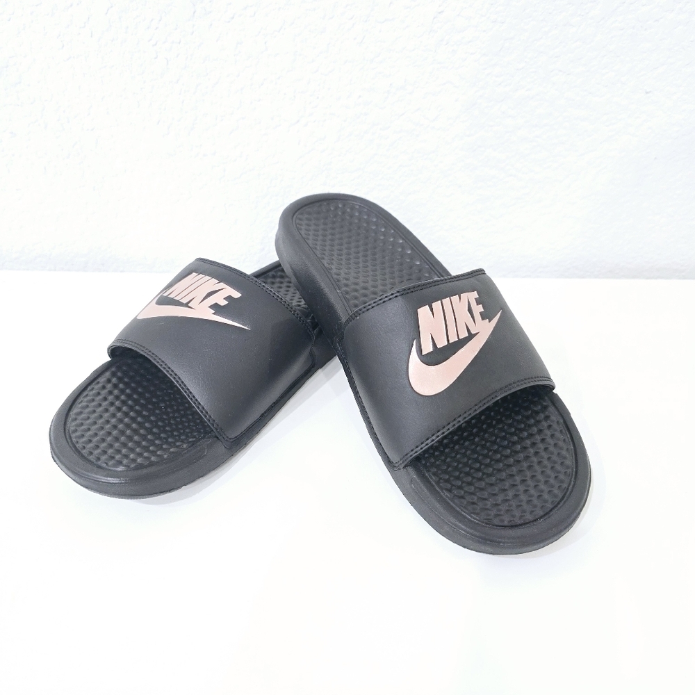Nike Womens Black and Rose Gold Pink Casual Slides Sandals Beach Pool Sz 9